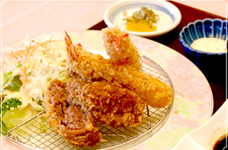 プレミアムメンチカツとエビフライ